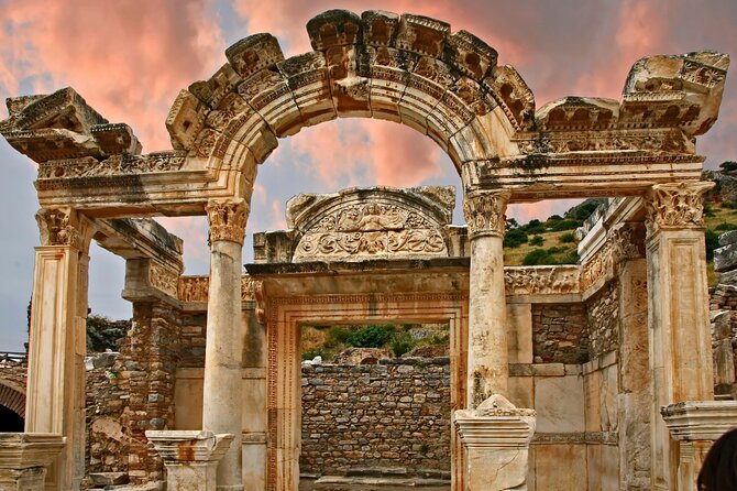 2-Day Private Istanbul to Ephesus Tour by Flight & Hotel - Day 2: back in Istanbul for Hagia Sophia, the Blue Mosque, Basilica Cistern, and the Grand Bazaar