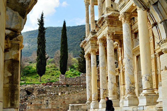 2 Days Ephesus and Pamukkale from Istanbul - Virgin Mary House, Turkish Lunch, and the Switch From Ruins to Life