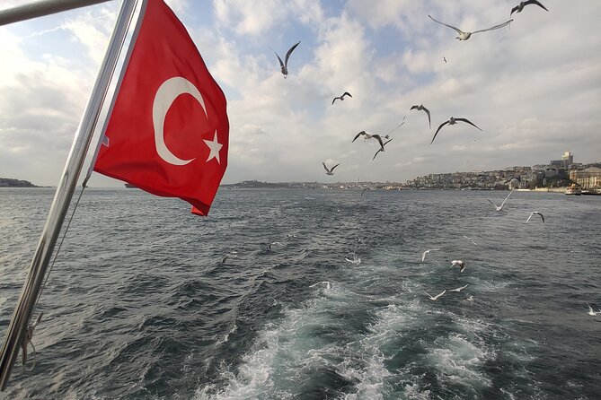 2-Hour Bosphorus Cruise in Istanbul with Guide - The route: what you will actually see, stop by stop