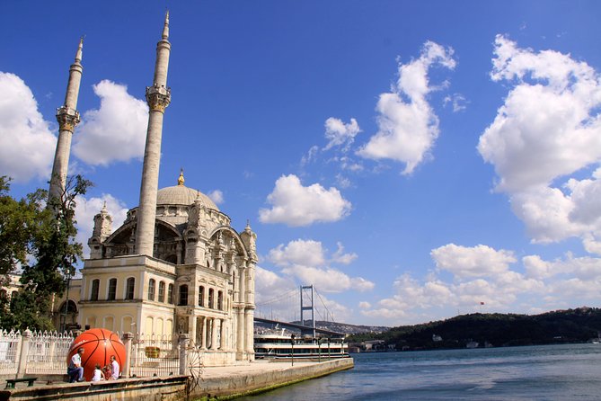 2-Hour Private Luxury Yacht Cruise on Bosphorus with Transfers - What You’ll Experience On Board (and What You’ll Need to Pay For)