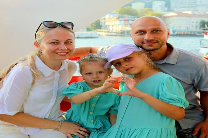 2 Hours Bosphorus Cruise Boat Tour in Istanbul - Rumeli Fortress and the Bosphorus Bridge connection