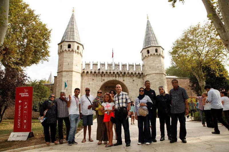 Asia Continent & Topkapı Palace & Harem. Guided, Small group - The Lunch Reset and That Convenient Stop for Souvenirs