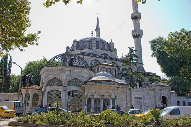 Asian Side of Istanbul: Uskudar and Kadikoy Full Day Walking Tour - Şemsi Pasha Mosque by Mimar Sinan: the architect’s signature in plain form