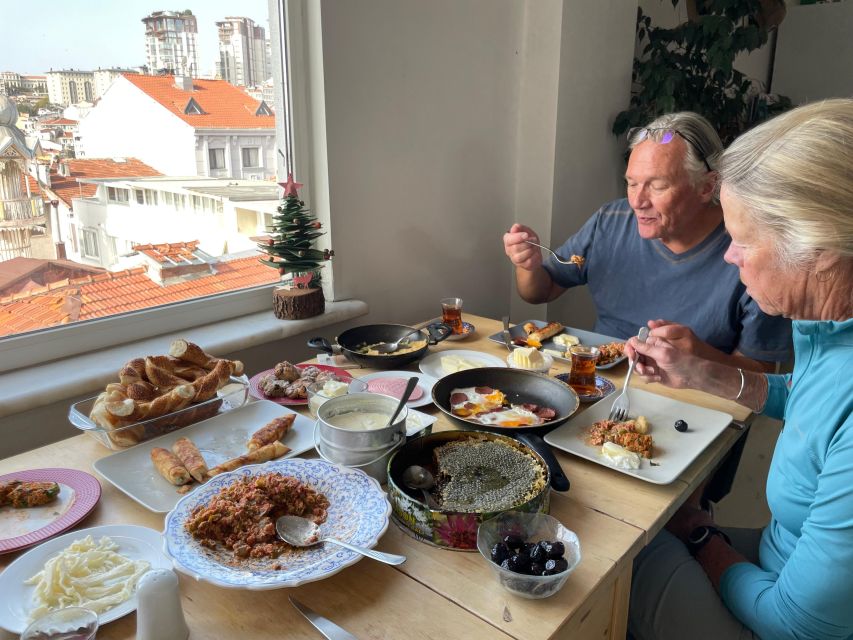 Authentic Turkish Breakfast Cooking at Home with Locals - Menemen Cooking the Local Way (The Hands-On Part)