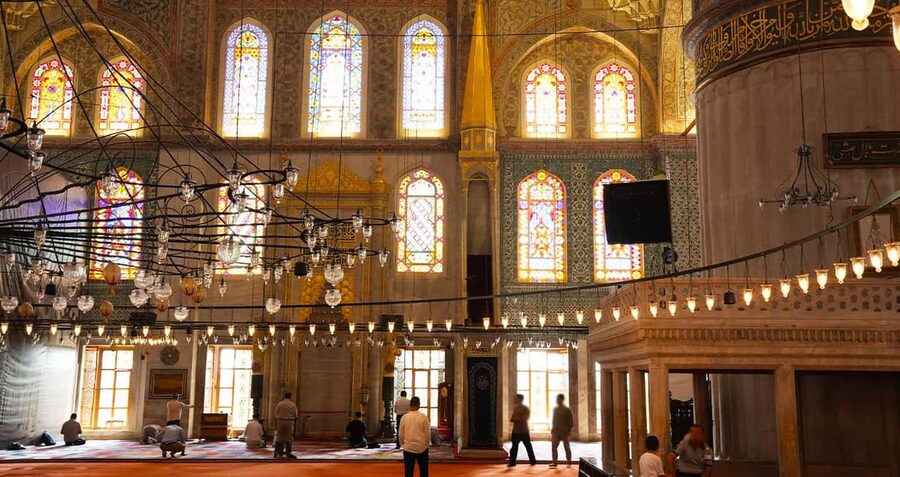 Basilica Cistern Guided Tour & Blue Mosque Audio Guide - Fast-Track Entry and the Hippodrome Meeting Point