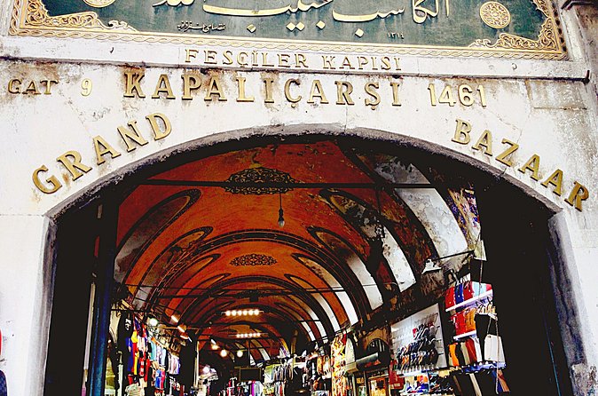 Best of Istanbul Day - The guide experience: clear explanations, warm pacing