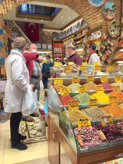 Blue Mosque, Basilica Cistern, Grand Bazaar Guided Tour - Meeting point in Sultanahmet, tram access, and why arriving early helps