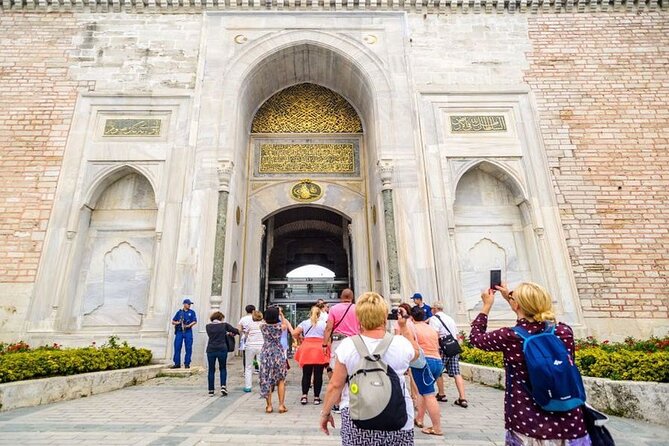 Blue Mosque, Hagia Sophia, Topkapı Palace & Grand Bazaar Tour - Hagia Sophia Grand Mosque: timing and the extra ticket reality