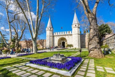 Blue Mosque Sultanahmet Old Town and Hippodrome Walking Tour