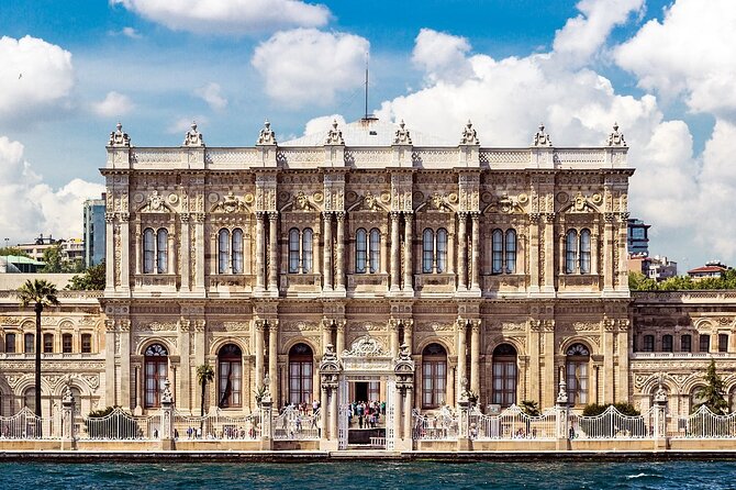 Bosphorus Cruise with Dolmabahce Palace and Istiklal Street Tour - Seeing Eminonu Square without getting lost