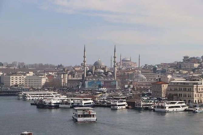 Bosphorus Cruise with unlimited alcohol - Sailing the Bosphorus Strait, Europe to Asia without changing tours