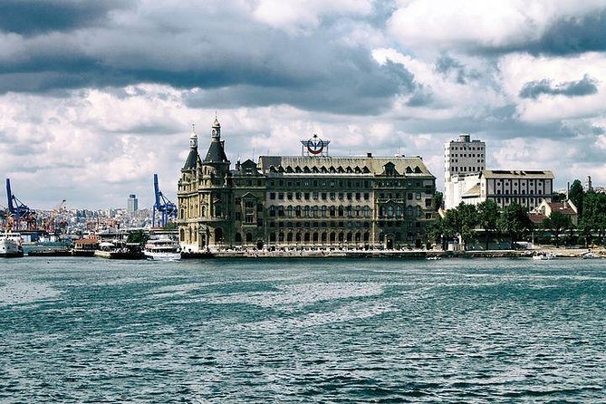 Bosphorus Cruise with unlimited alcohol - Galata Tower stop: the skyline anchor before the waterfront