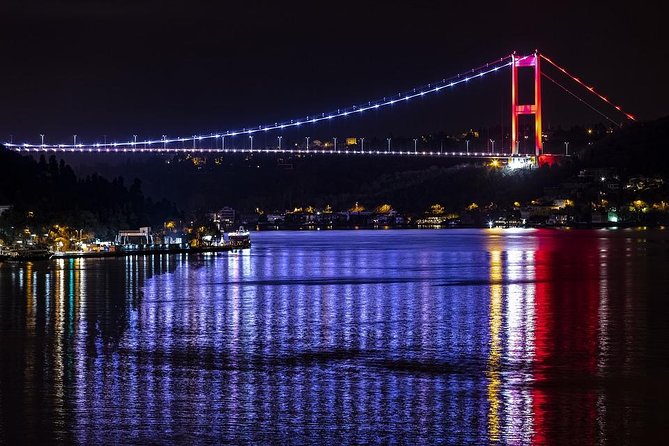 Bosphorus Dinner Cruise and Turkish Night Show with Private Table - How crowded is it, really?