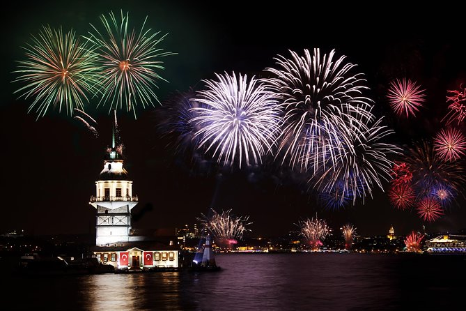 Bosphorus Dinner Cruise with Folk Dance and Live Performances - The Turkish Night show: belly dancing, henna ceremony, folk dance, and a DJ-style finish