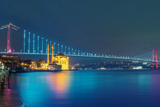Bosphorus Night Lights: Guided Cruise With Tea and Cookies - Why this Bosphorus Night Lights cruise works so well