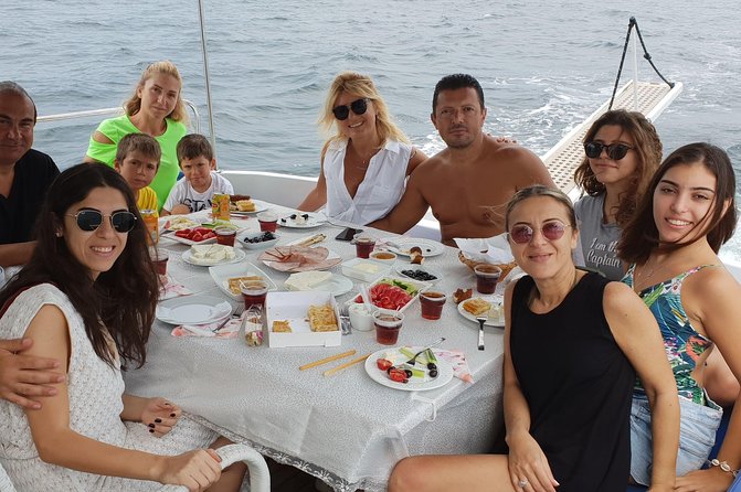 Breakfast Cruise In Bosphorus With Private Yacht - Prince Islands stop: how to make the most of a short visit