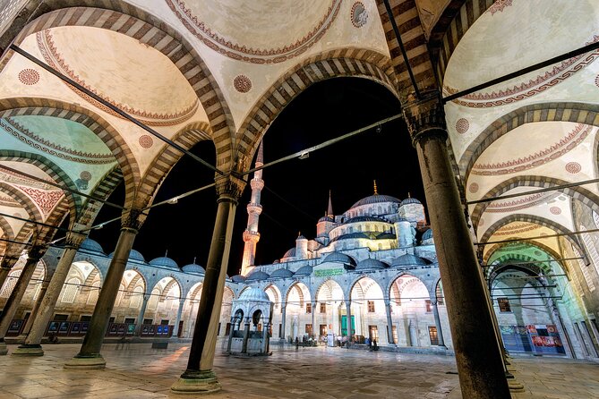 By Night: Hagia Sophia and Blue Mosque - Entering Hagia Sophia Grand Mosque with the right expectations