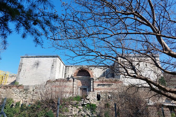 Byzantion Walk Path and City Walls of Istanbul - Guides make the difference: what to look for in your English host