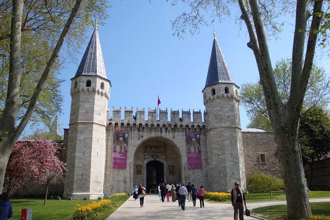 Classic Istanbul Tour Blue Mosque, Hippodrome, Hagia Sophia and Topkapi Palace - German Fountain: the hippodrome’s later chapter
