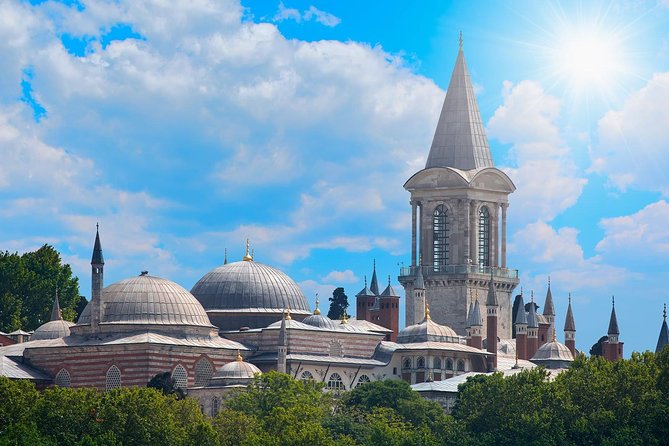 Classic Istanbul Tour Blue Mosque, Hippodrome, Hagia Sophia and Topkapi Palace - Grand Bazaar: fast shopping in a maze of 4,000 shops
