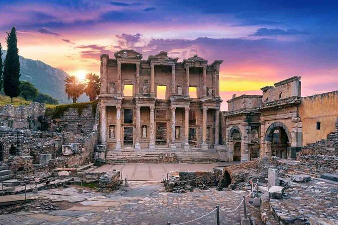 Colors of Turkey - 8 Days - Bosphorus boat cruise and Misir Carsisi: ending with water and spice