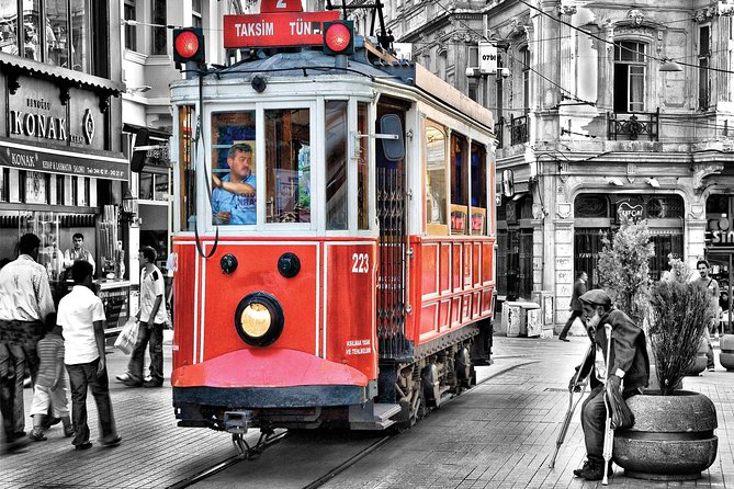 Contemporary Art Walk: Istiklal Street, Modern Art Museums - The guide’s role: how you turn artworks into a readable story