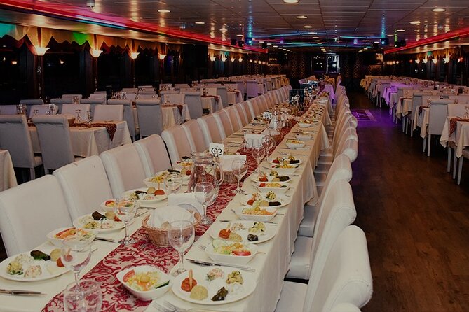 Dinner Cruise on Bosphorus - Group size and onboard service, what 20 travelers feels like