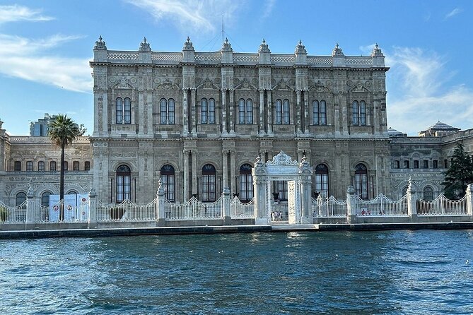 Dolmabahçe Palace and Sunset Tour on Luxury Yacht - Rumeli Hisarı and Anadolu Hisarı: fortresses that explain the strait