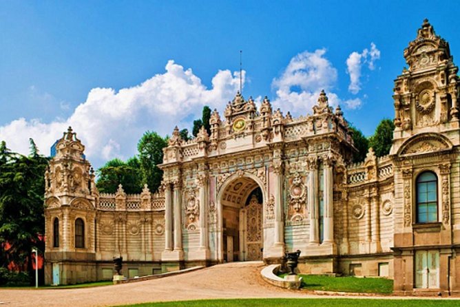 Dolmabahce Palace Tour in Istanbul - Logistics that can affect your day: meetings, traffic, and group size