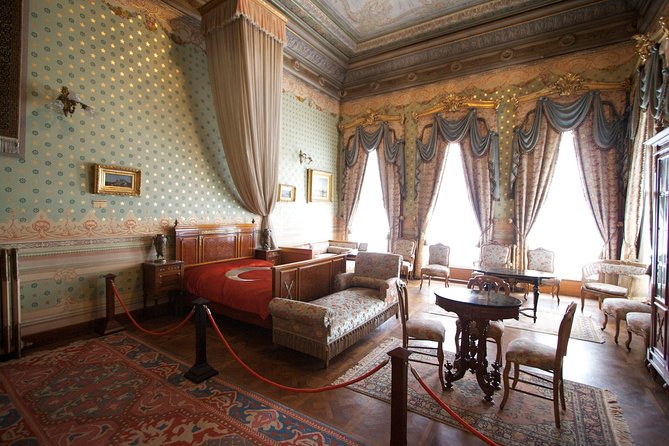 Dolmabahce Palace Tour in Istanbul - The Monday and Thursday swap you should plan for