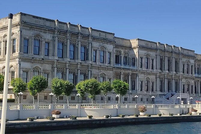 Exclusive Luxury Yacht Bosphorus Sightseeing Cruise in Istanbul - Dolmabahçe Palace and the Long Waterline Gardens