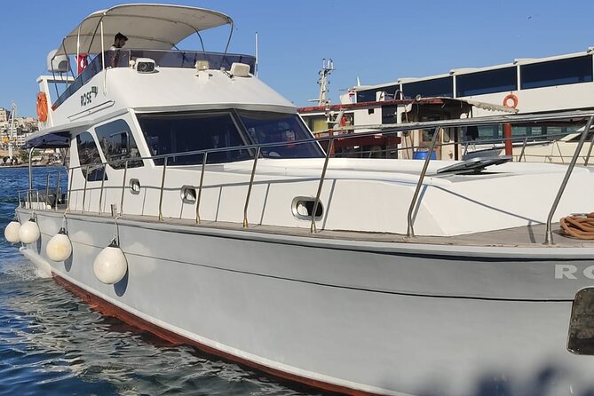 Exclusive Luxury Yacht Bosphorus Sightseeing Cruise in Istanbul - Rumelihisarı Fortress: Controlling the Water at the Narrowest Point