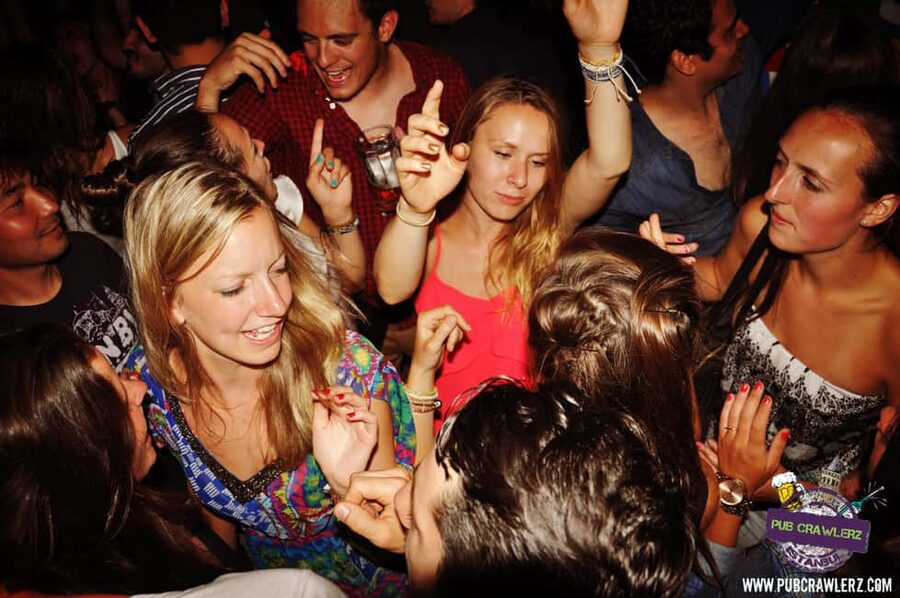Explore Istanbul Night Life: Pub Crawl - Starting the night at Beer Station in Taksim