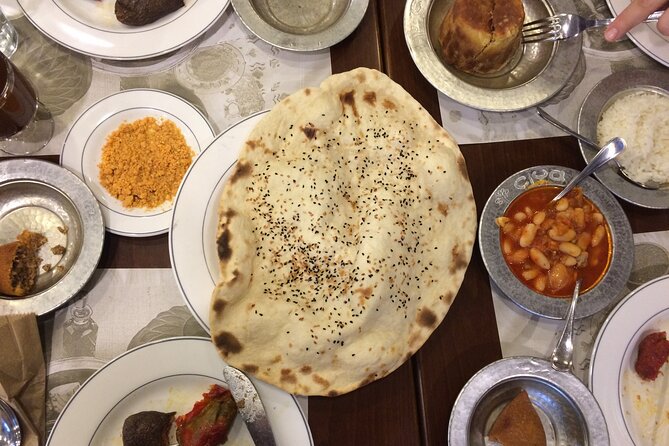 Food Tour in Istanbul with Local Guide - Guide Energy, English Clarity, and a Small Group Advantage