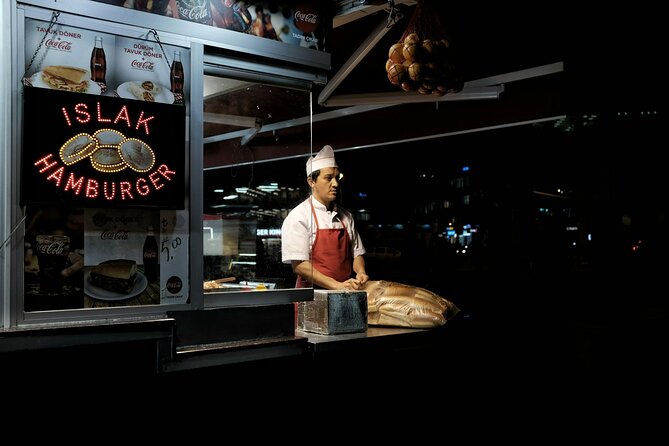 From Europe to Asia: Istanbul Food Tour - English guidance in a small group of 10