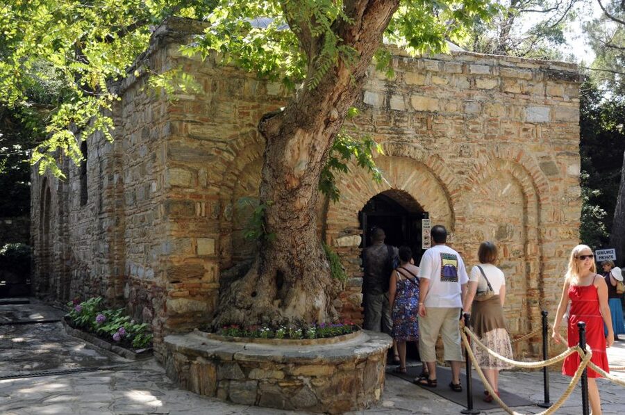 From Istanbul: Ephesus Day Tour with Return Flights - Virgin Mary’s final home: the Christian layer of Ephesus