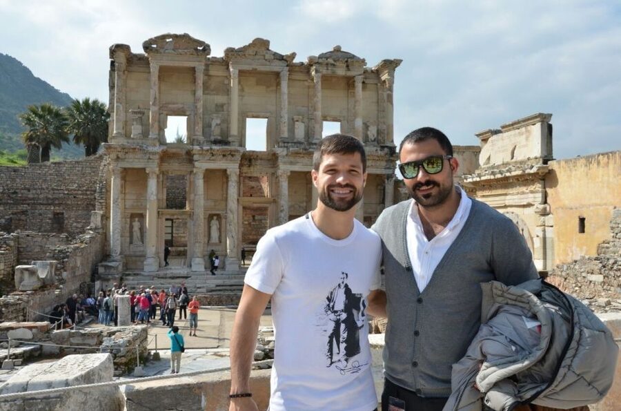From Istanbul: Ephesus Day Tour with Return Flights - The role of the guide: pacing, language, and confidence