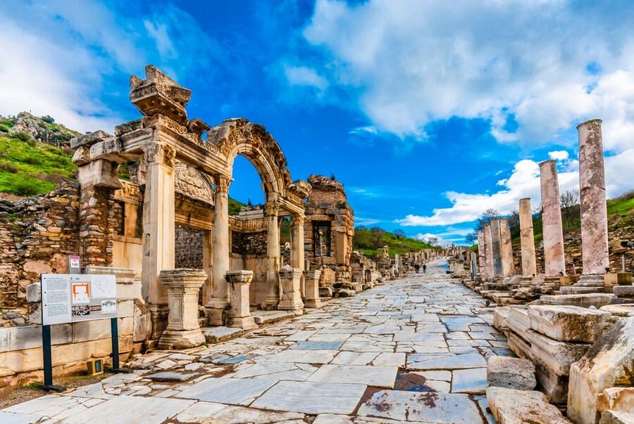 From Istanbul: Ephesus Tour with Roundtrip Flight - Lunch and those extra cultural stops: how to make them feel worth it