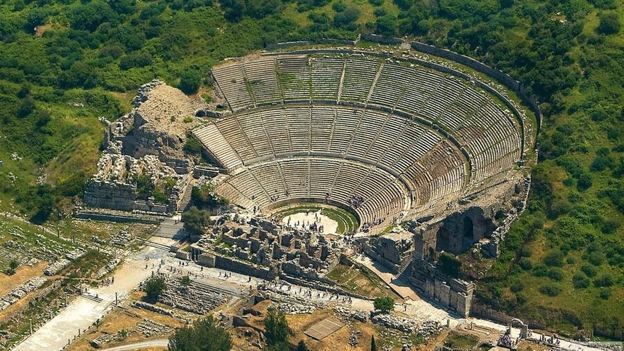 From Istanbul: Ephesus Tour with Roundtrip Flight - House of the Virgin Mary: the calm start before the ruins