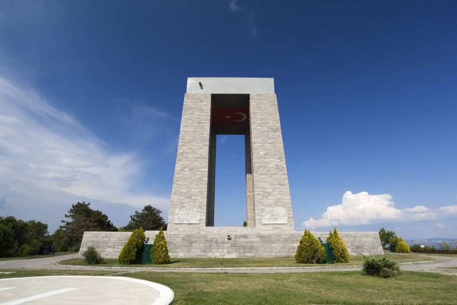 From Istanbul: Gallipoli and Anzac Full-Day Tour - Memorial circuit: Lone Pine and Chunuk Bair
