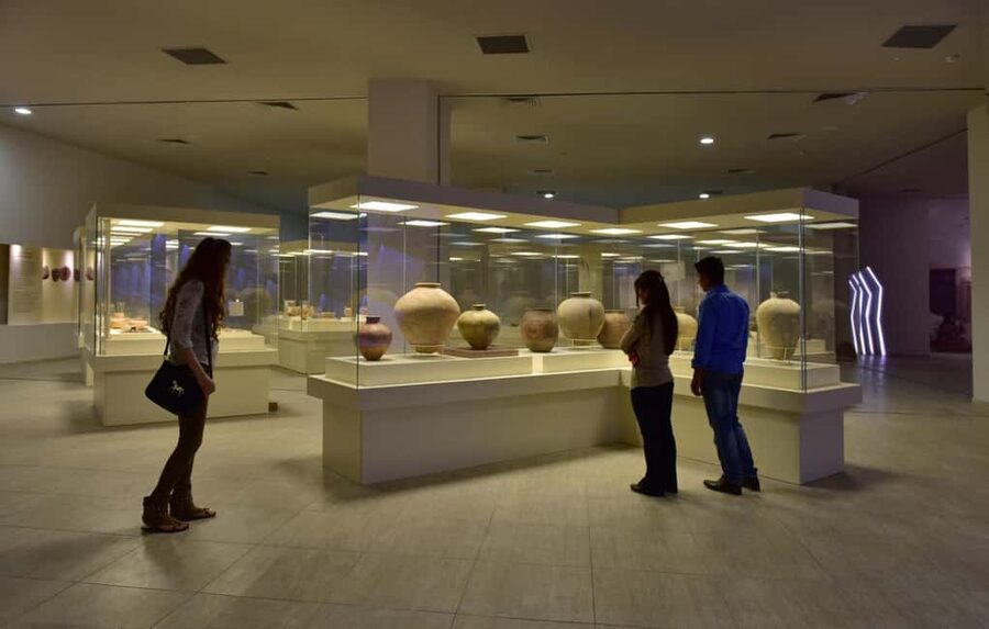 From Istanbul: Göbekli Tepe & Mount Nemrut 2 Day Tour - Guides, group size, and how the day stays smooth