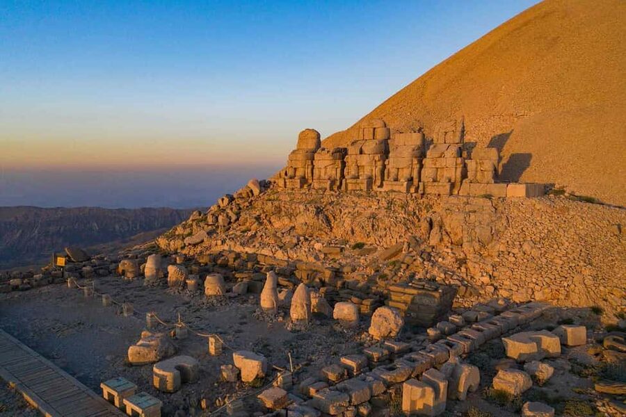 From Istanbul: Göbekli Tepe & Mount Nemrut 2 Day Tour - Karakuş Tumulus, the Commagene black bird monument