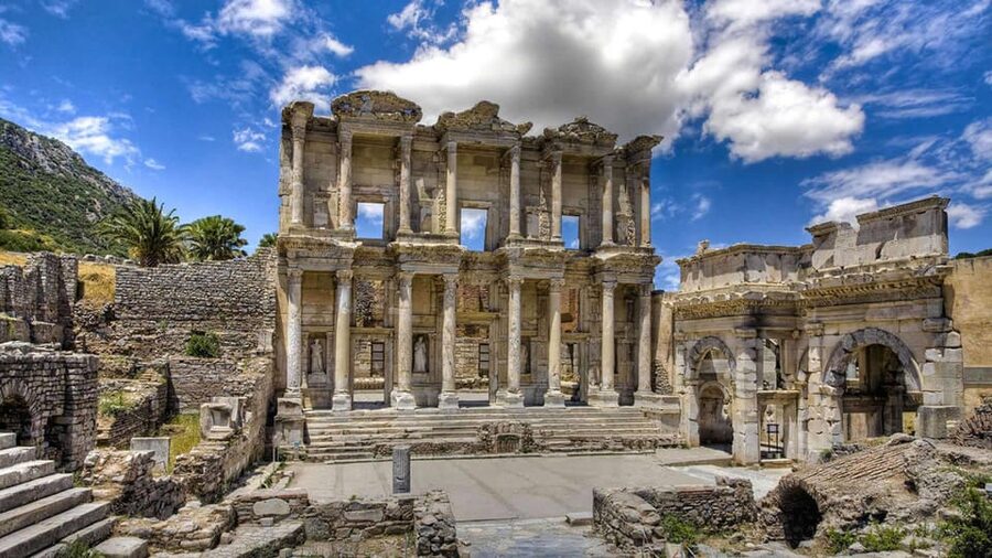 From Istanbul: Pamukkale and Ephesus Tour 2-Day By Flights - House of the Virgin Mary and the Roman amphitheater moment
