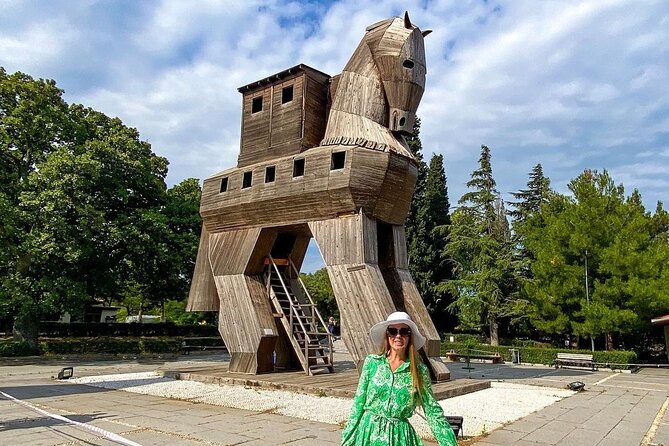 Full-Day Troy History Guided Tour with Lunch from Istanbul - Troy guided tour: Trojan Horse, city walls, and the “why” of the ruins