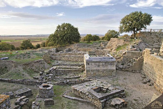 Full Day Troy Tour from Istanbul: Lunch Included - Lunch at around 12:00 in Eceabat, then straight into the Troy focus