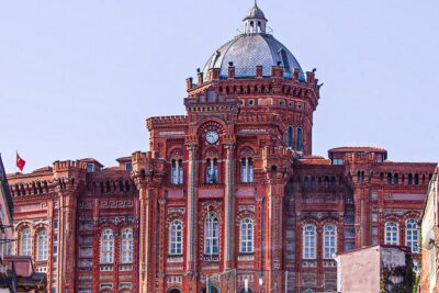 Guided Chora Mosque Balat Tour with Bosphorus Cruise