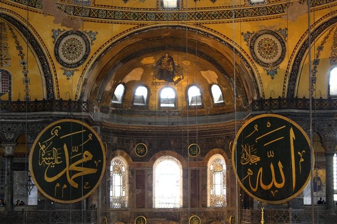 Guided Hagia Sofia, Blue mosque, Basilica Cistern skip lines tour - Grand Bazaar time: shopping tips plus honest expectations