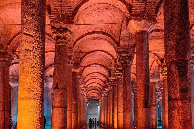 Hagia Sophia, Blue Mosque & Basilica Cistern tour - Basilica Cistern: a cool break with real-world context