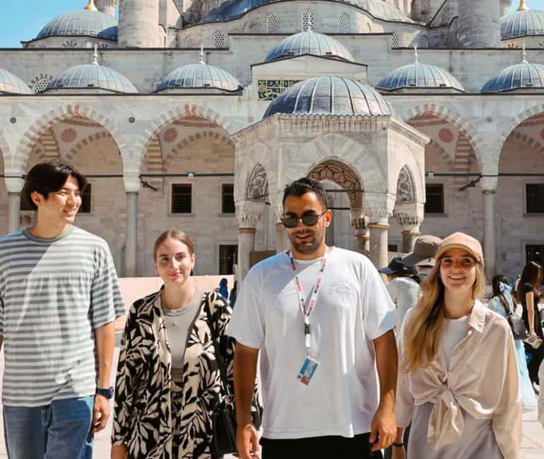 Hagia Sophia, Blue Mosque Tour & Ticket + Optional Basilica - Sultanahmet Square photo stop: use it like a local