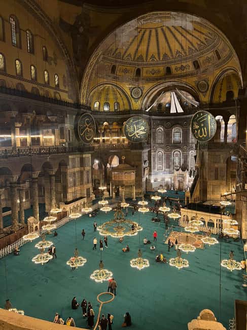 Hagia Sophia Entry Ticket : Fast Track : skip the line - Tips for Photos and Timing Without Getting Crushed by the Crowd